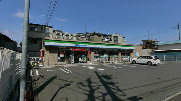 コンビニ　ファミリーマート川崎川中島二丁目店（コンビニ）まで23m