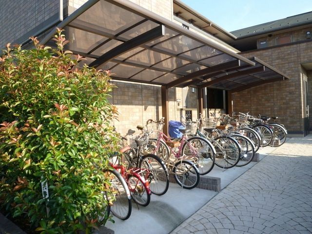 その他共有部分　★屋根付き駐輪場スペースです★