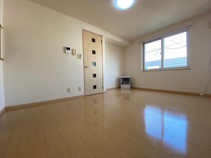 居室・リビング　広くてキレイなお部屋が広がっていて、充実した生活が送れそう。