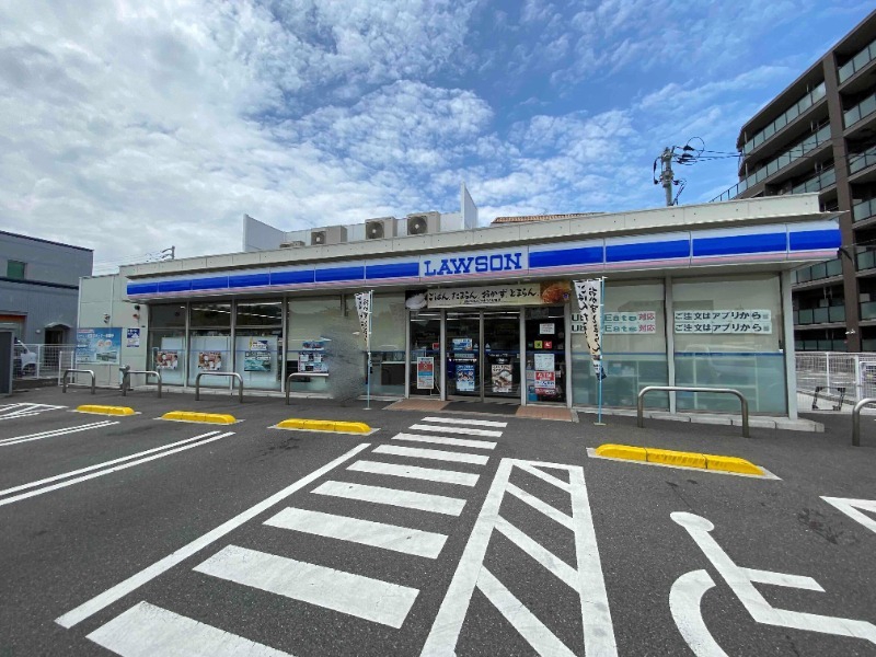 コンビニ　ローソン小倉田原新町二丁目店（コンビニ）まで459m
