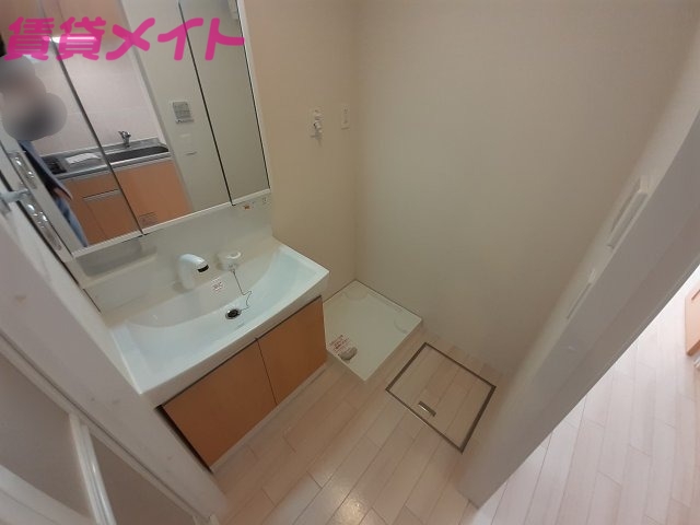 洗面設備　同物件別部屋の物です。