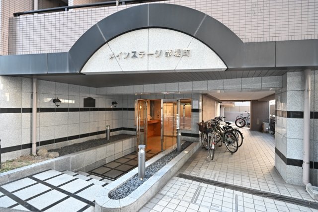 エントランス　清潔なエントランスです
