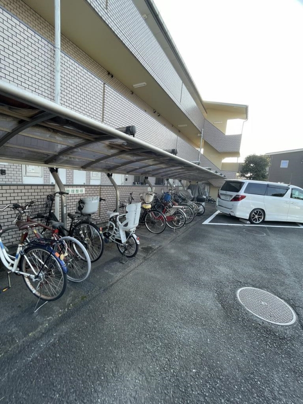 その他共有部分　駐輪場広々♪♪