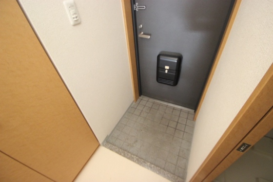 玄関　※別部屋の写真です