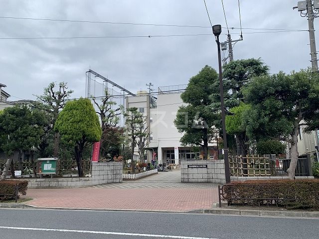 小学校　葛飾区立上小松小学校（小学校）まで223m