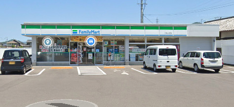 コンビニ　ファミリーマート 丸亀山北町店（コンビニ）まで717m