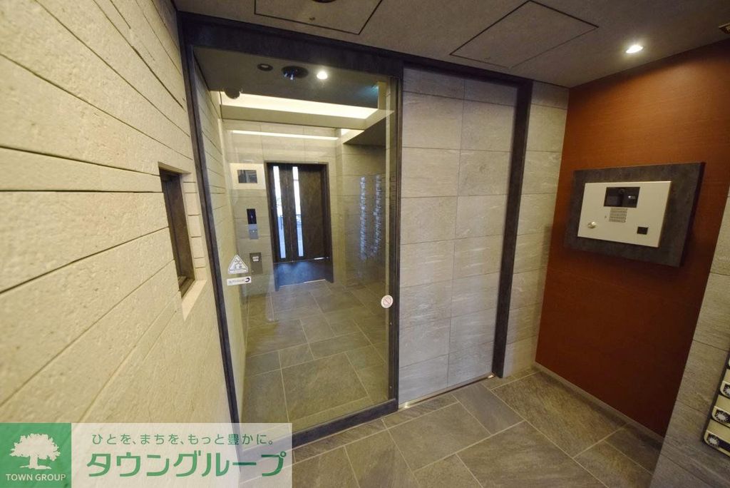 エントランス　エントランス