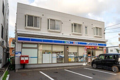 コンビニ　ローソン札幌豊平7条十丁目店（コンビニ）まで210m