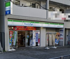 コンビニ　ファミリーマート 初台駅北口店（コンビニ）まで351m