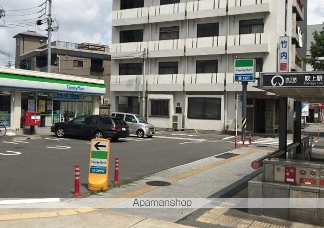 コンビニ　ファミリーマート（コンビニ）まで373m