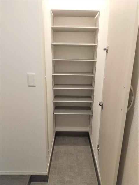 玄関　玄関収納
