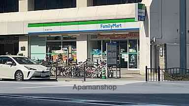 コンビニ　ファミリーマート（コンビニ）まで564m