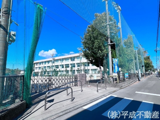小学校　熊本市立日吉小学校（小学校）まで282m