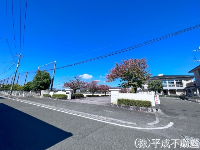 中学校　熊本市立日吉中学校（中学校）まで1071m