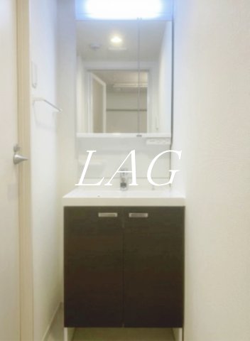 洗面設備　独立洗面台です。
