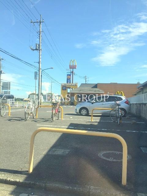 飲食店　マクドナルド4号線春日部店（飲食店）まで555m
