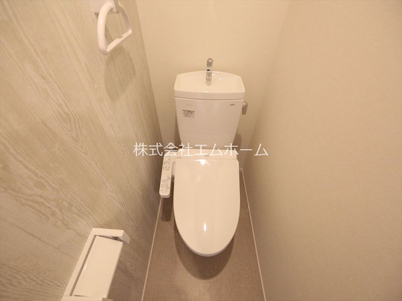 トイレ　温水洗浄暖房便座付トイレ