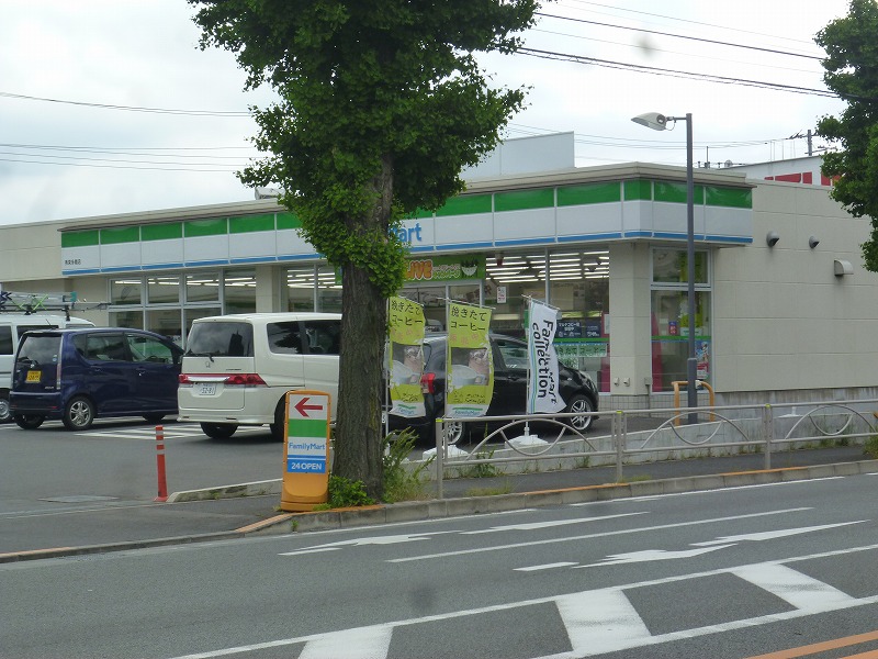 コンビニ　ファミリーマート（コンビニ）まで370m