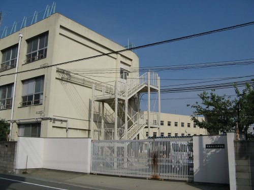 中学校　大阪市立淀中学校（中学校）まで320m