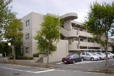 建物外観　駐車場