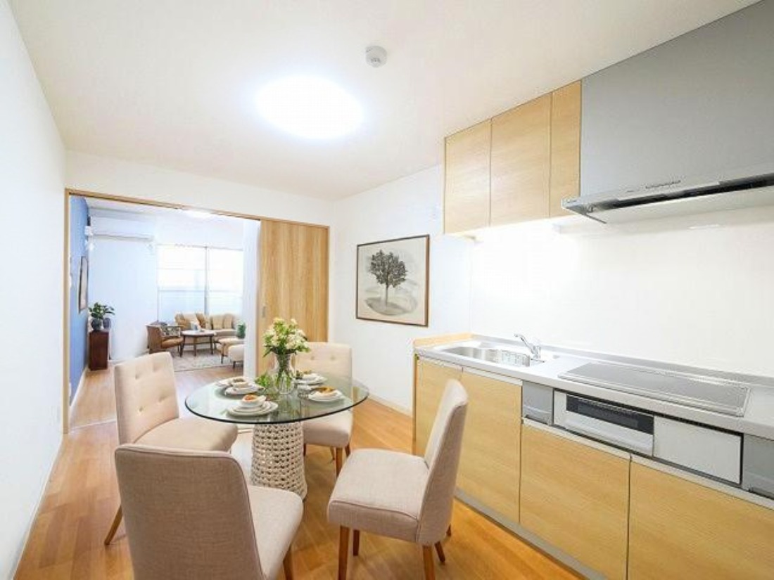 居室・リビング　CGで家具等を配置したもので家具等は含まれません。
