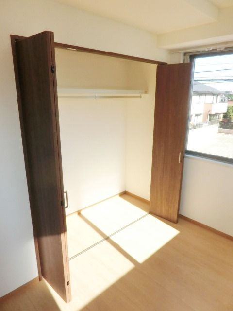 収納　奥行のあるクローゼットです