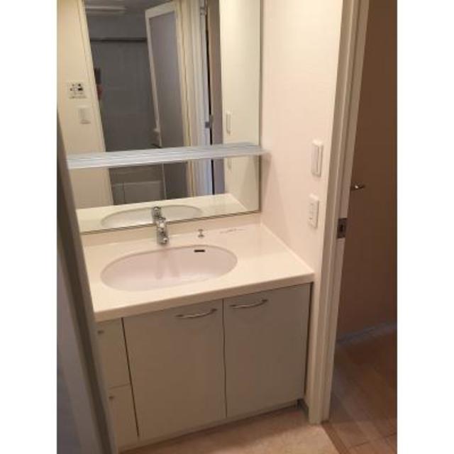 洗面設備　※写真は同タイプ住戸です。