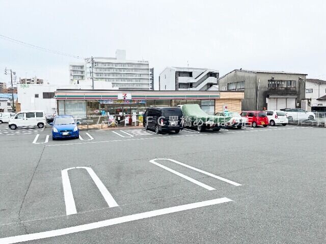コンビニ　セブンイレブン豊橋立花町店（コンビニ）まで238m
