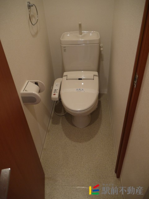 トイレ　写真は同タイプ別部屋