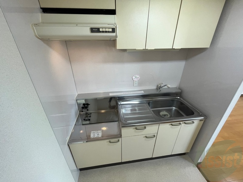 キッチン　シンプルなキッチンです。お手入れも楽々ですね！