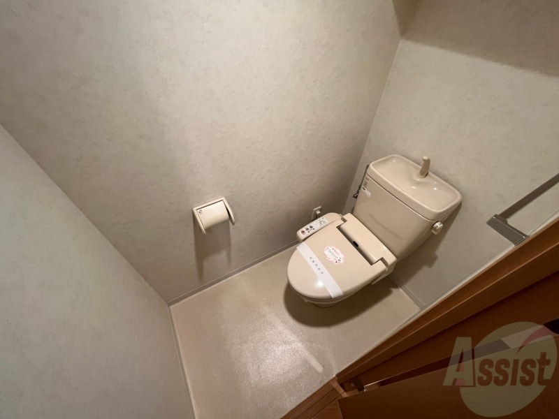 トイレ　ウォシュレット機能がついたトイレです。安心して使用できます。