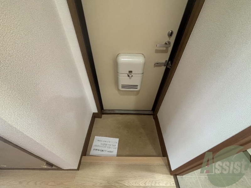 玄関　こちら玄関のお写真です。広々としていて靴の着脱に便利です