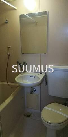 京王新線 初台駅 徒歩8分 2階建 築65年のトイレ写真