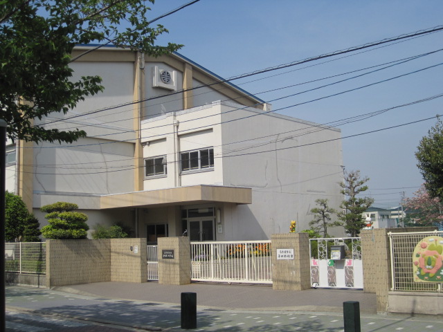 小学校　名古屋市立平田小学校（小学校）まで1035m