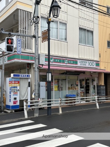 コンビニ　ローソンストア１００（コンビニ）まで142m