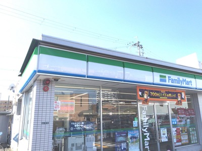 コンビニ　ファミリーマート草津野路店（コンビニ）まで531m