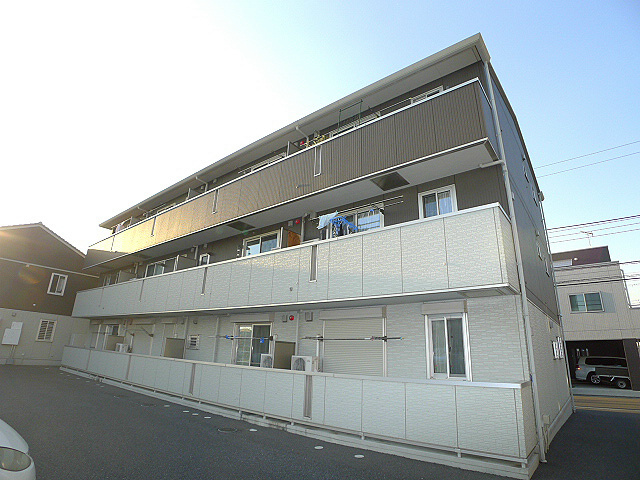 建物外観　ピラタスのお問合せは、アソシエ住まいの窓口へ。