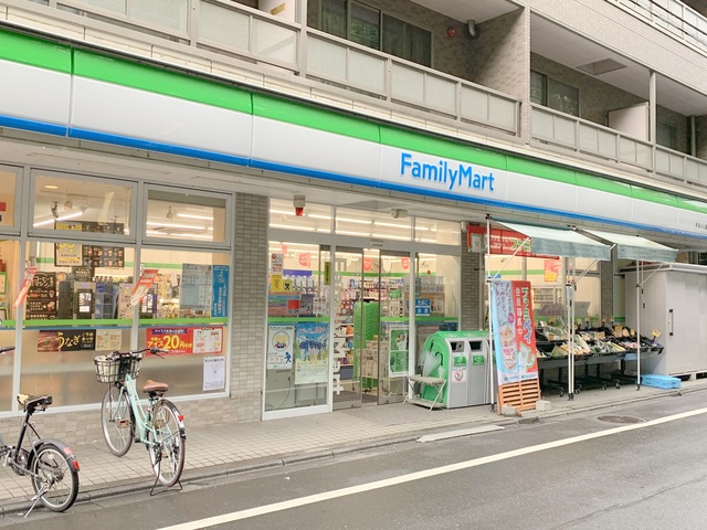 コンビニ　ファミリーマートまるいし祖師谷店（コンビニ）まで381m