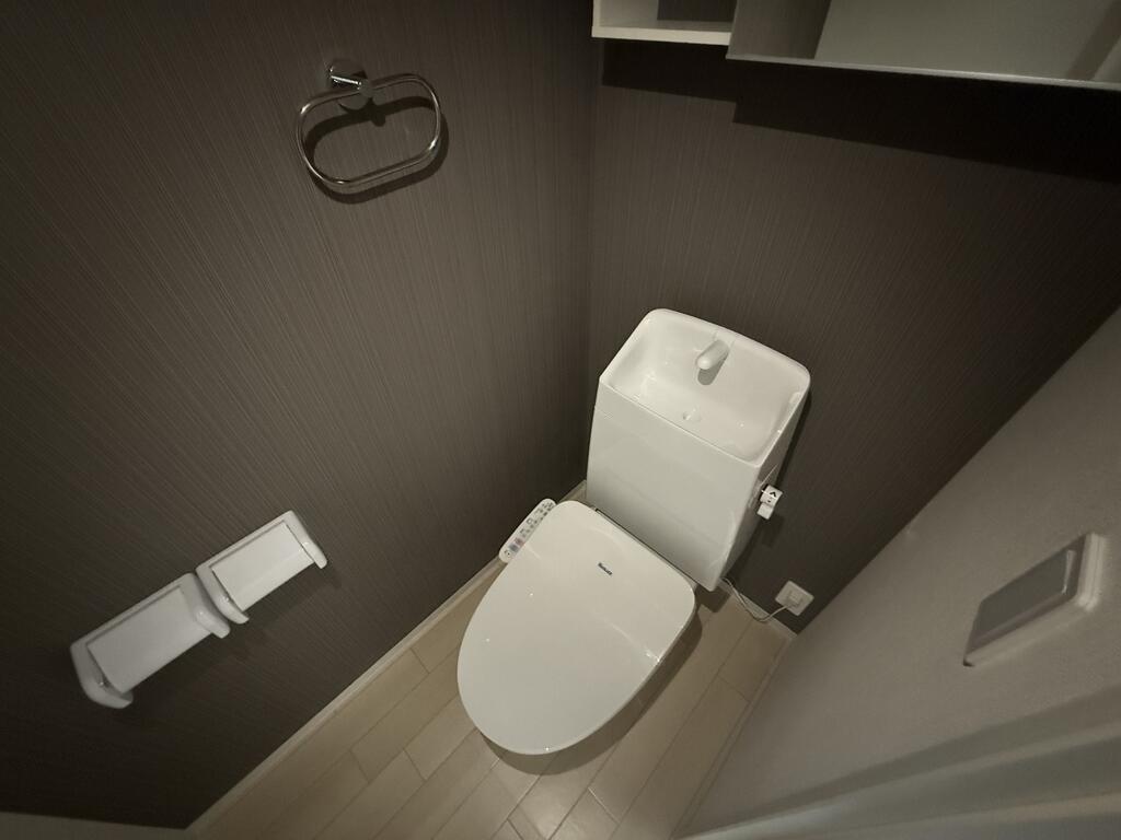 美田園1丁目新築アパートのトイレ写真