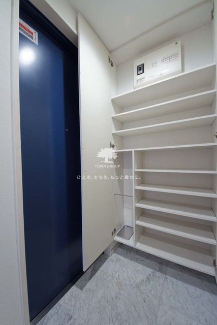 玄関　お部屋探しは株式会社　タウンハウジング　までお気軽にお問合…