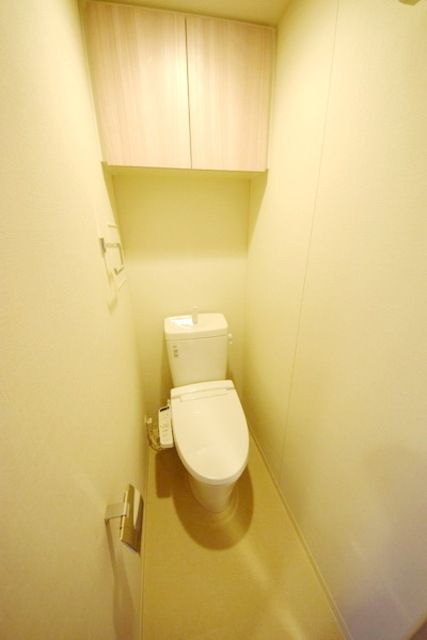 トイレ　別タイプ部屋　参考写真です