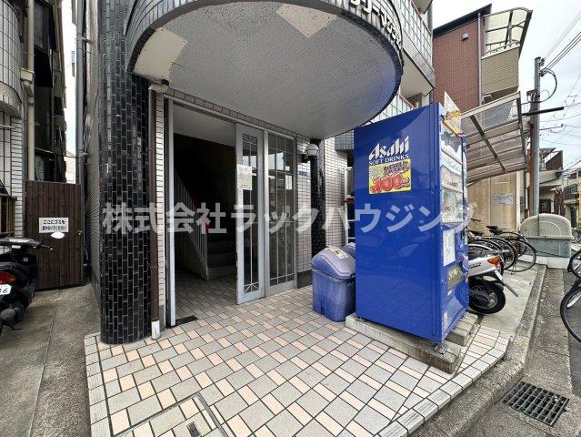 エントランス　【お部屋さがしはラックハウジングにお問合せ下さいませ♪】