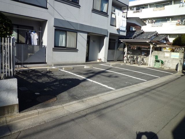駐車場　駐車場