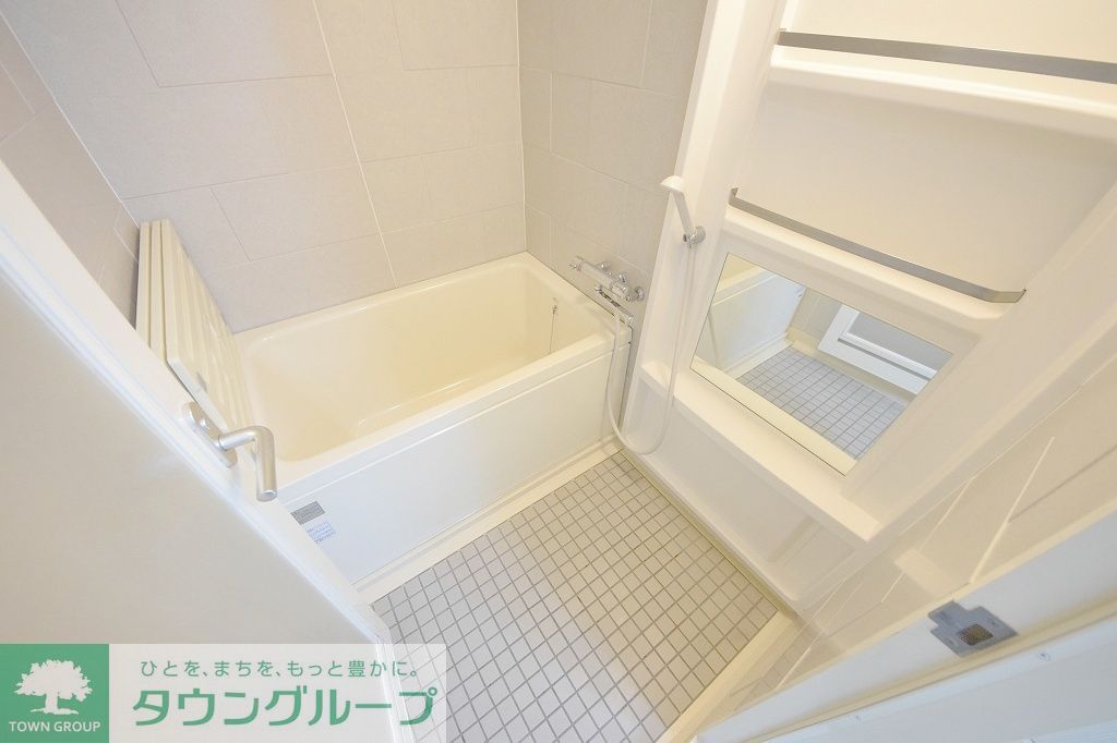 バス・シャワールーム　お問合せは(株)タウンハウジングレジデンス事業部　赤坂店・…