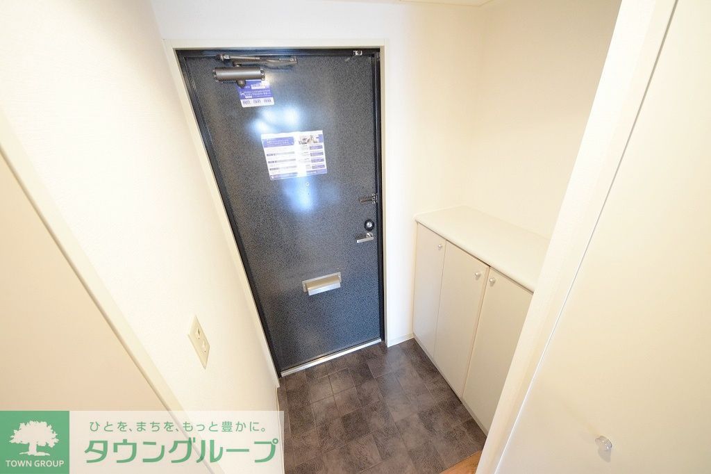 玄関　お問合せは(株)タウンハウジングレジデンス事業部　赤坂店・…