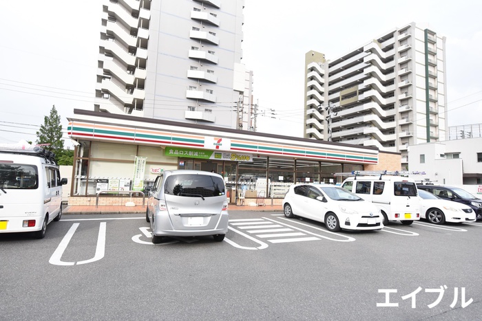 コンビニ　セブンイレブン福岡井尻3丁目店（コンビニ）まで309m