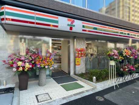 コンビニ　セブンイレブン新宿信濃町店（コンビニ）まで455m