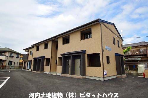 建物外観　シャトル