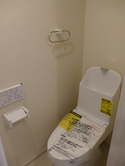 東急東横線 元住吉駅 徒歩8分 3階建 築7年のトイレ写真