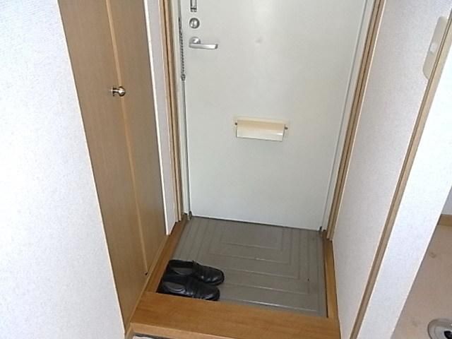 グレースレーベンの玄関写真